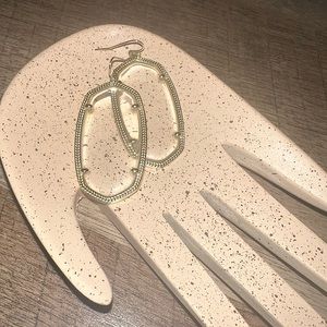 Kendra Scott Danielle Gold Drop Earrings in Clear